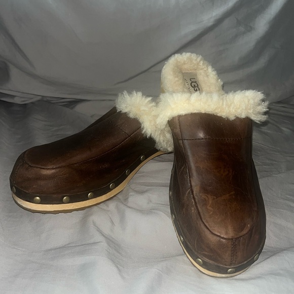 UGG Shoes - UGG Kalee Clogs Women’s 8 Brown Bomber Leather Sherpa Lined